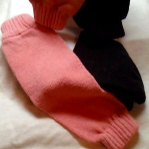 2 pairs of SMALL size leggings 💓